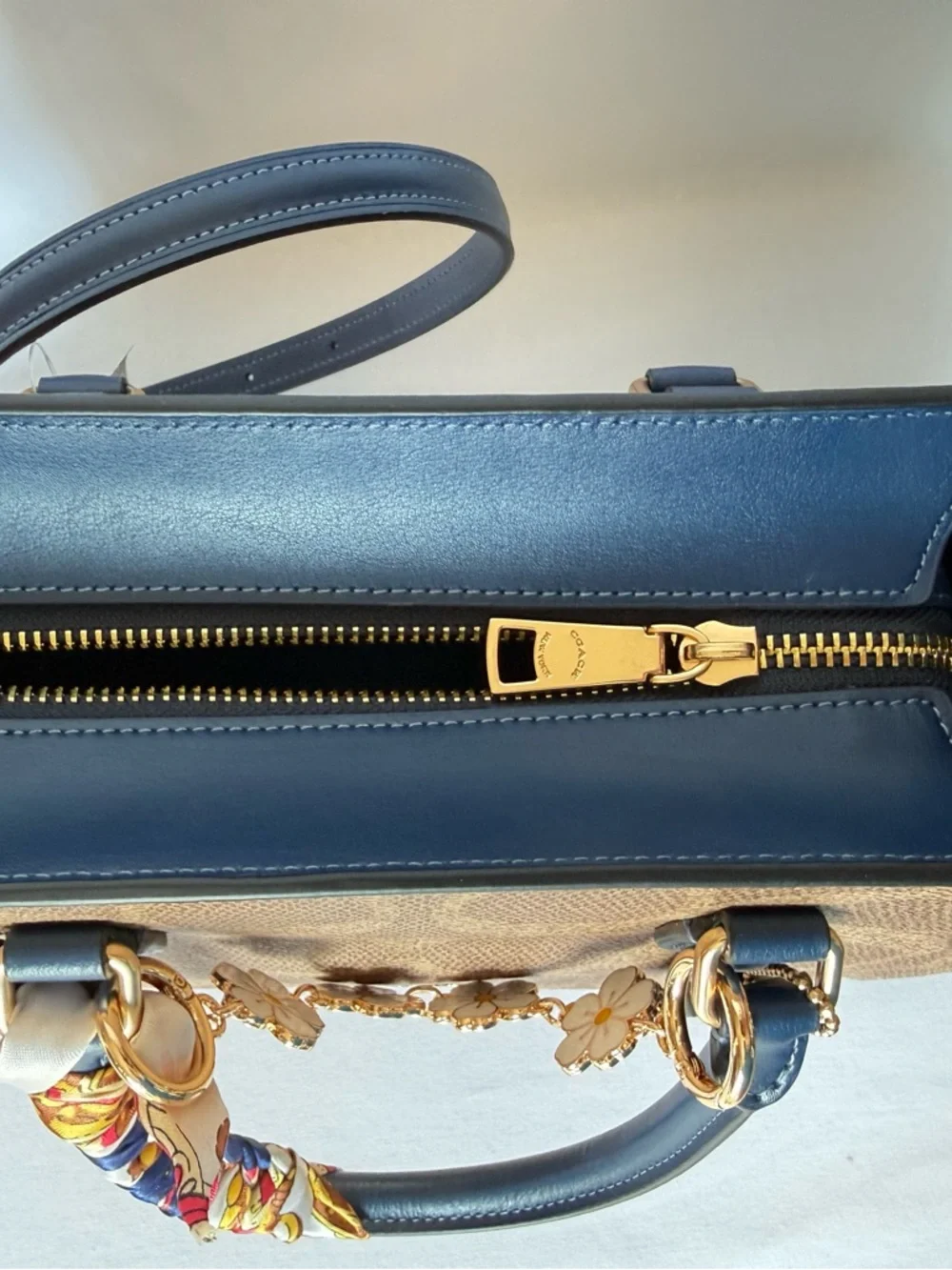 NWT Coach Maggie Small Tote Signature Tan/deep blue Gold hardware crossbody - Picture 6 of 10